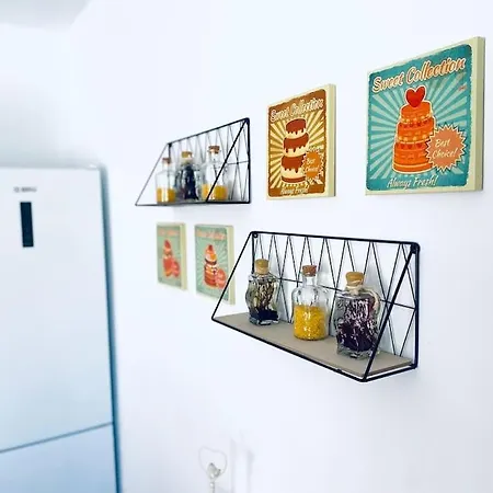 Cozy + Breakfast Apartment *